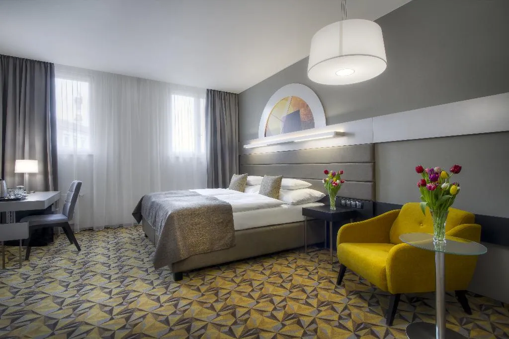 JUNIOR SUITE CAPACITY 3 Room, Essence, Prague
