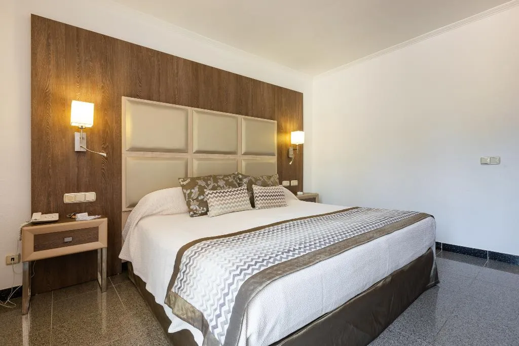 JUNIOR SUITE STANDARD Room, Suitehotel S'Argamassa Palace, Ibiza