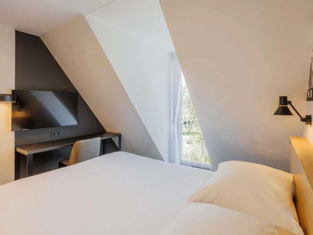 DOUBLE QUEEN SIZE BED Room, Ibis Styles Tallinn, Tallinn