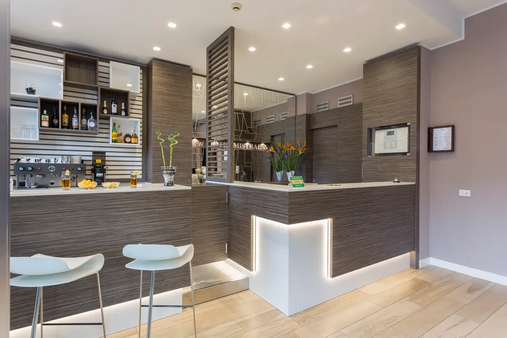 Lobby, Mistral, Milan