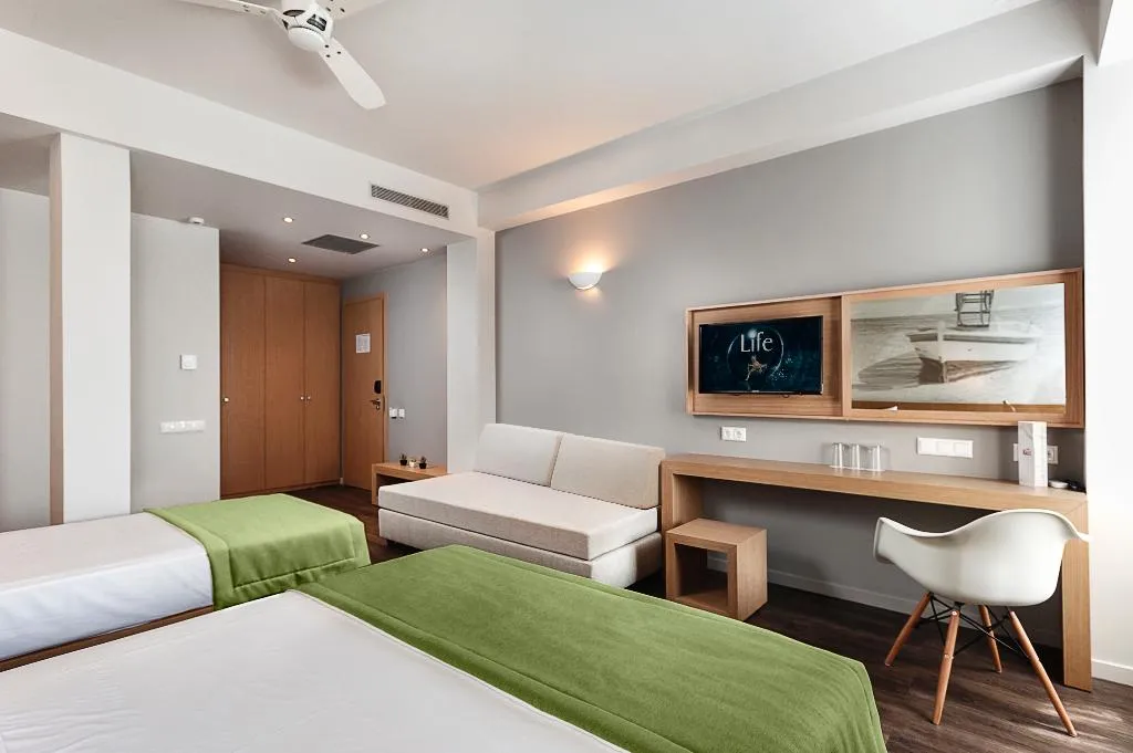 QUADRUPLE STANDARD Room, Kriti, Crete