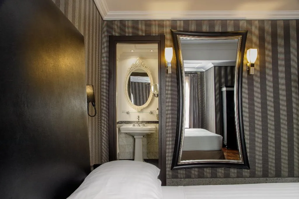 TRIPLE DELUXE Room, Royal Court, Rome
