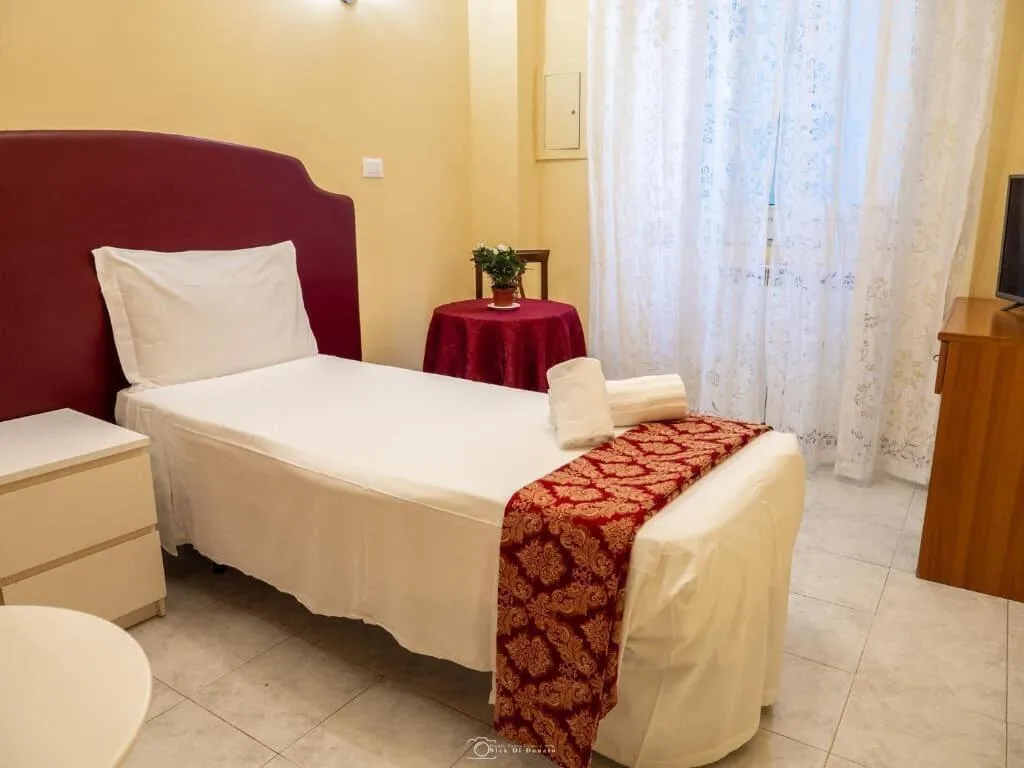 Room, Miss Suite, Naples
