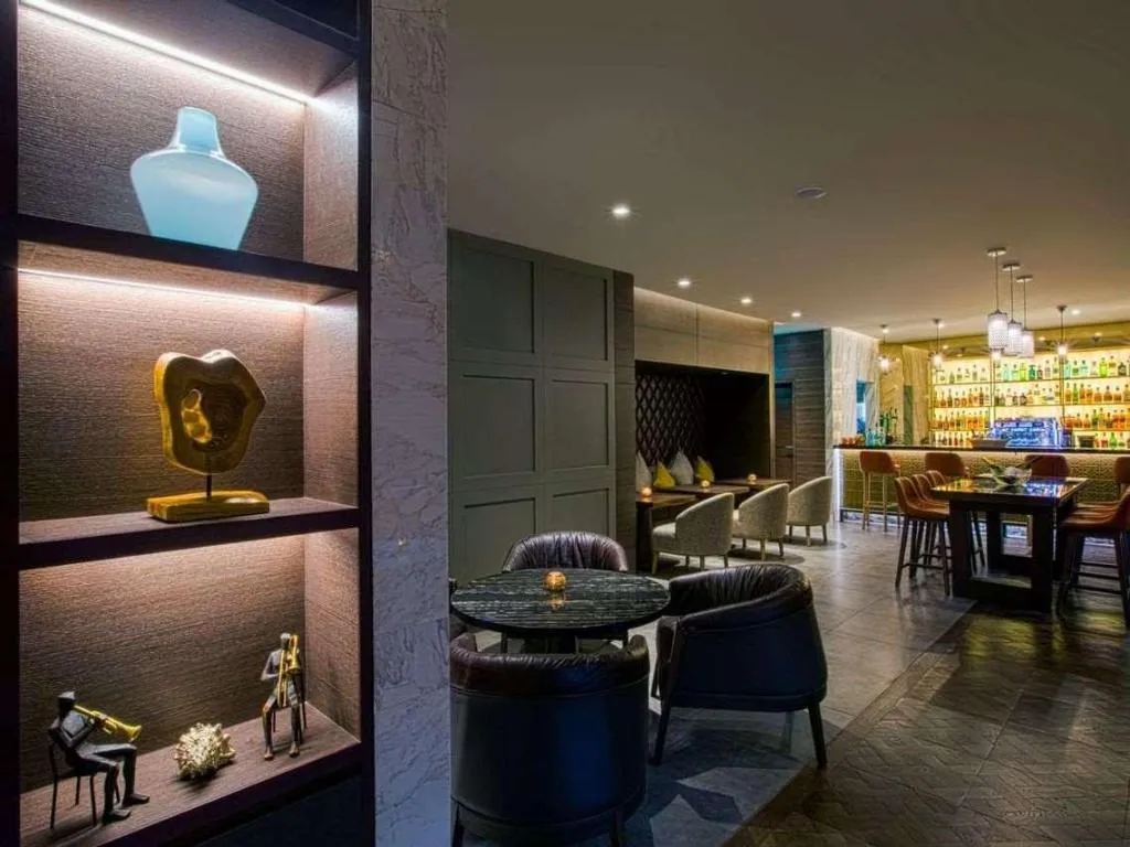 Bar, Grayton Hotel, Dubai