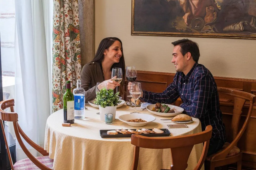 Restaurant, Hostal Miguel De Cervantes, Madrid