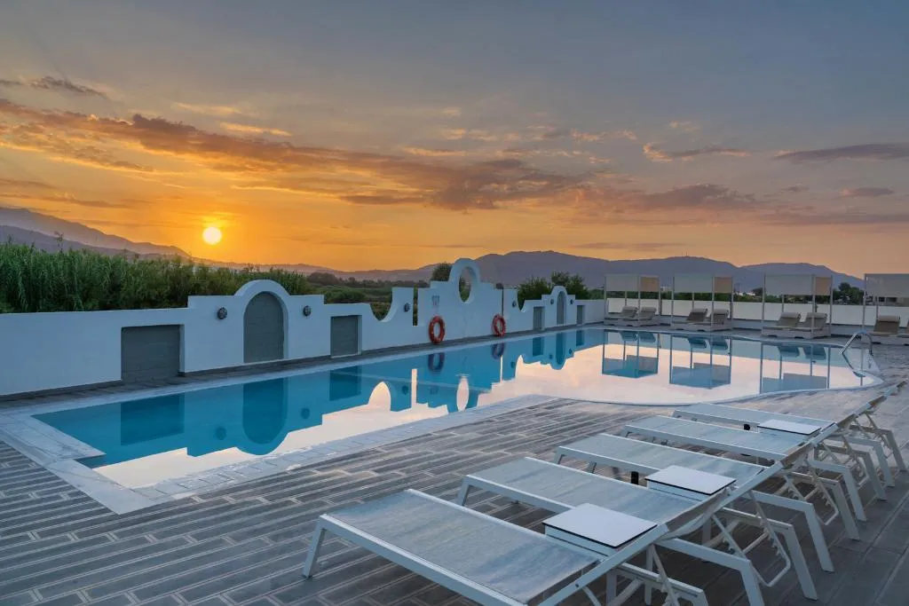 Pool, Apollo, Crete