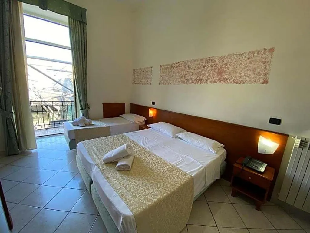 Room, Hotel Eliseo Tourist Napoli, Naples