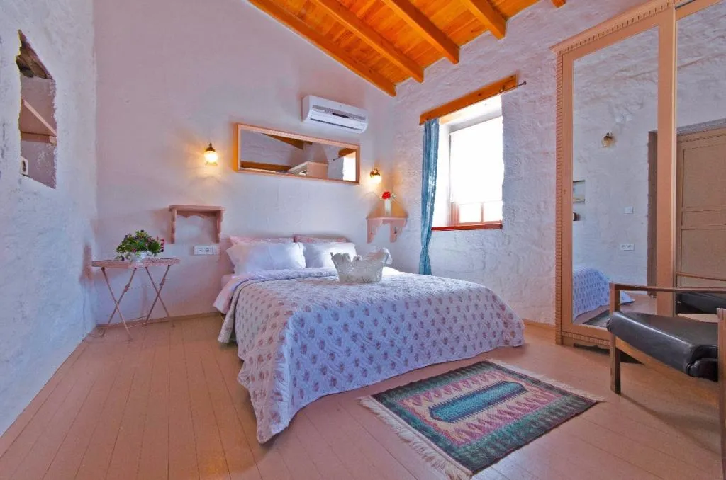 Room ONE BED Room, Lilyum Alaçatı Taş Ev, Izmir