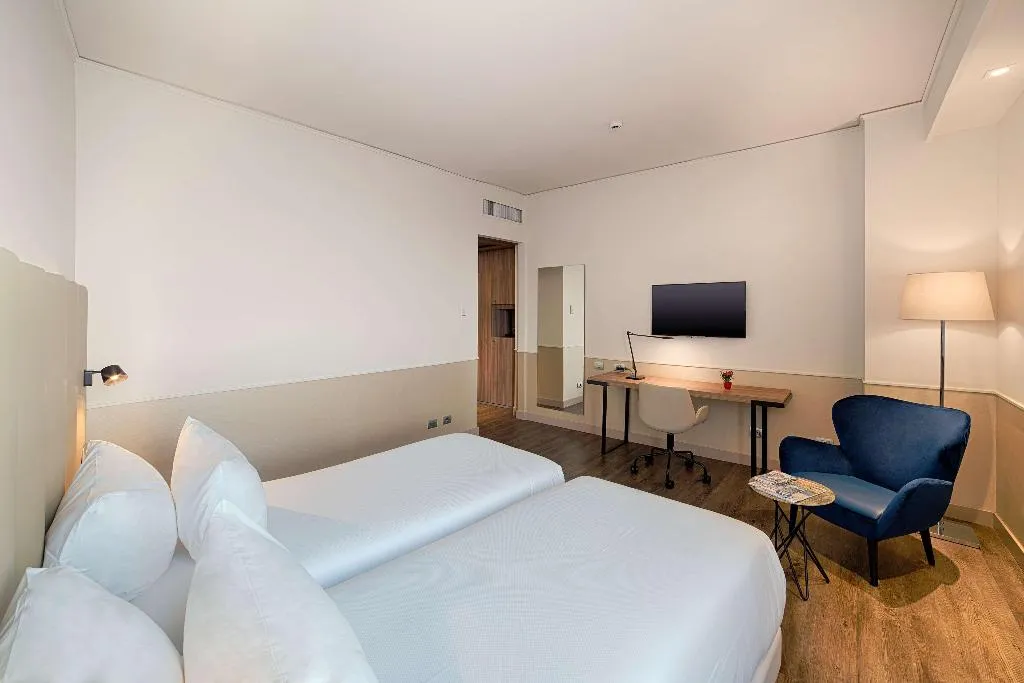 DOUBLE SUPERIOR Room, NH Napoli Panorama, Naples