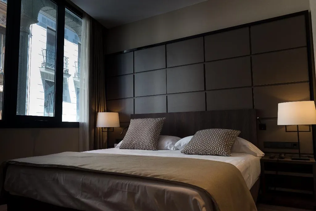 JUNIOR SUITE STANDARD Room, Palacio de Valderrabanos, Madrid
