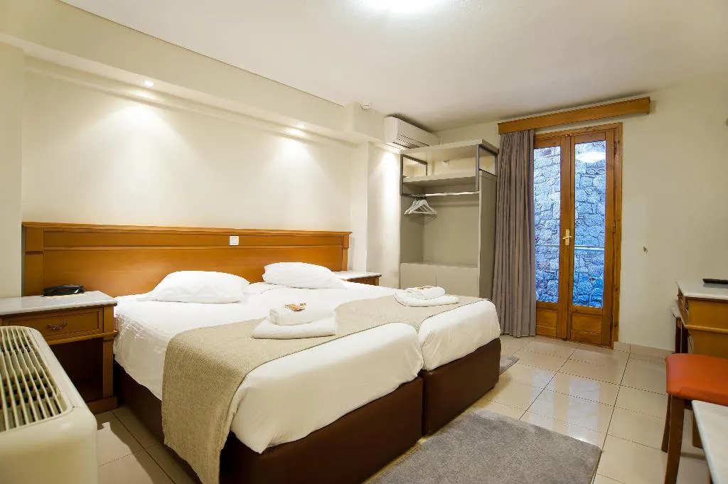 SUITE STANDARD Room, Fedriades Delphi, Athens