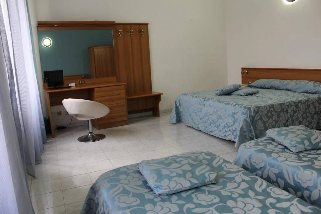 TRIPLE STANDARD Room, Santa Marta, Naples