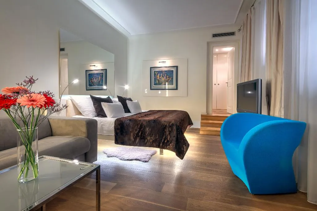 Double or Twin STANDARD Room, Three Storks Hotel, Prague