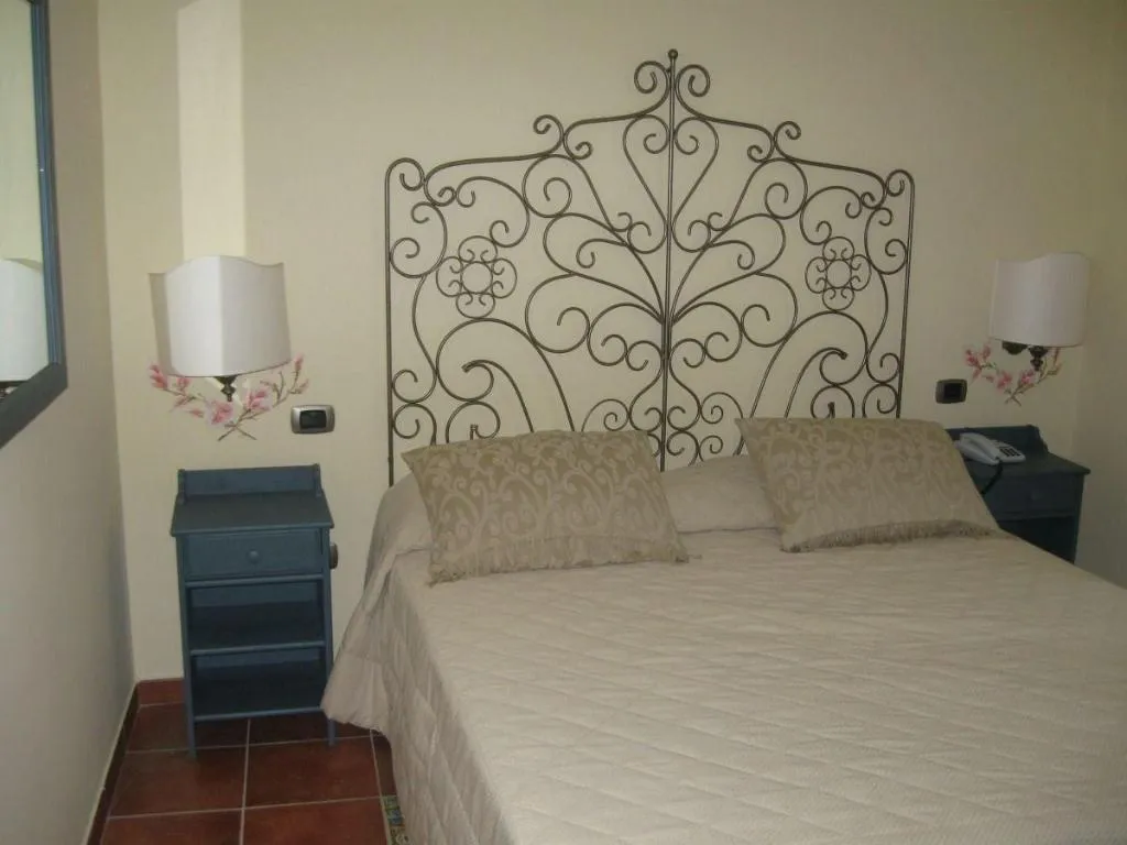 Room, Agriturismo Il Convento, Naples