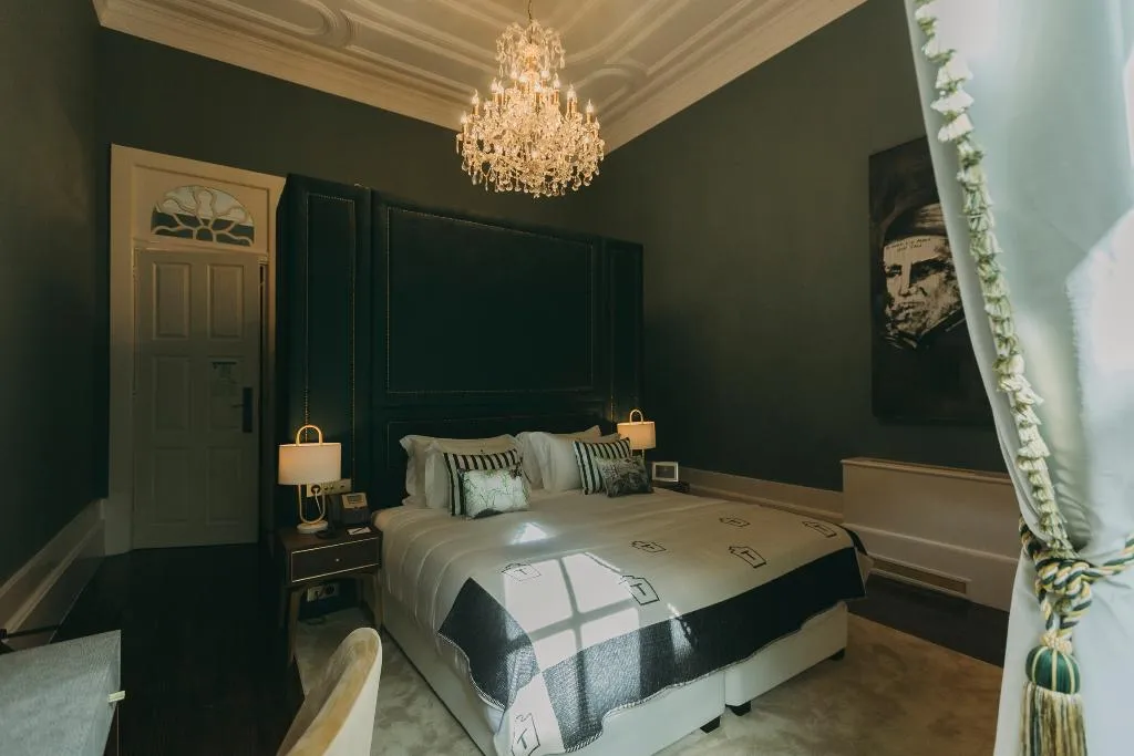 JUNIOR SUITE CLASSIC Room, Torel Palace Porto, Porto