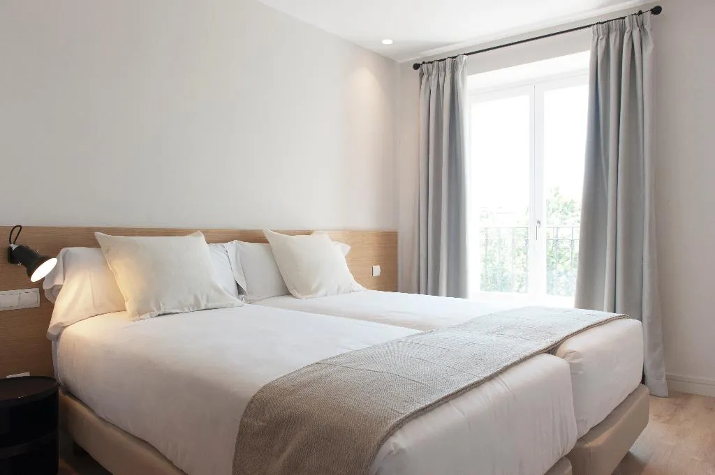 APARTMENT DUPLEX Room, MH Apartments Central Madrid, Madrid