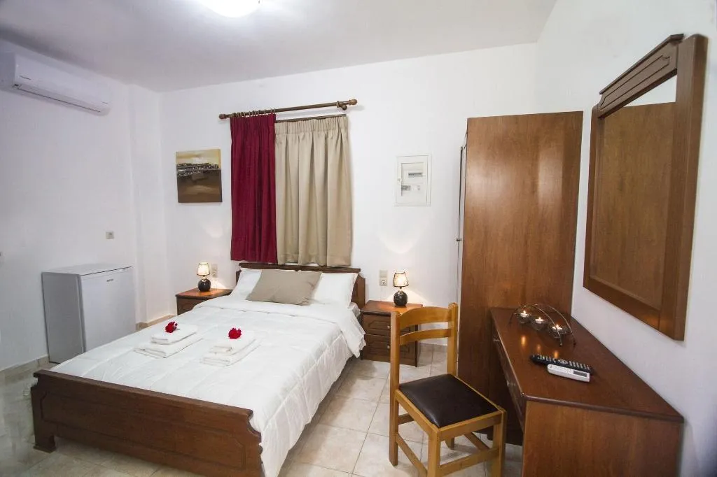 Room, Agarathos, Crete