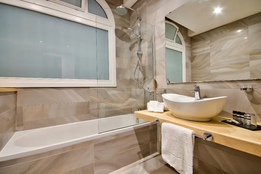 SUITE SUPERIOR CITY VIEW Room, The British Suites, Malta