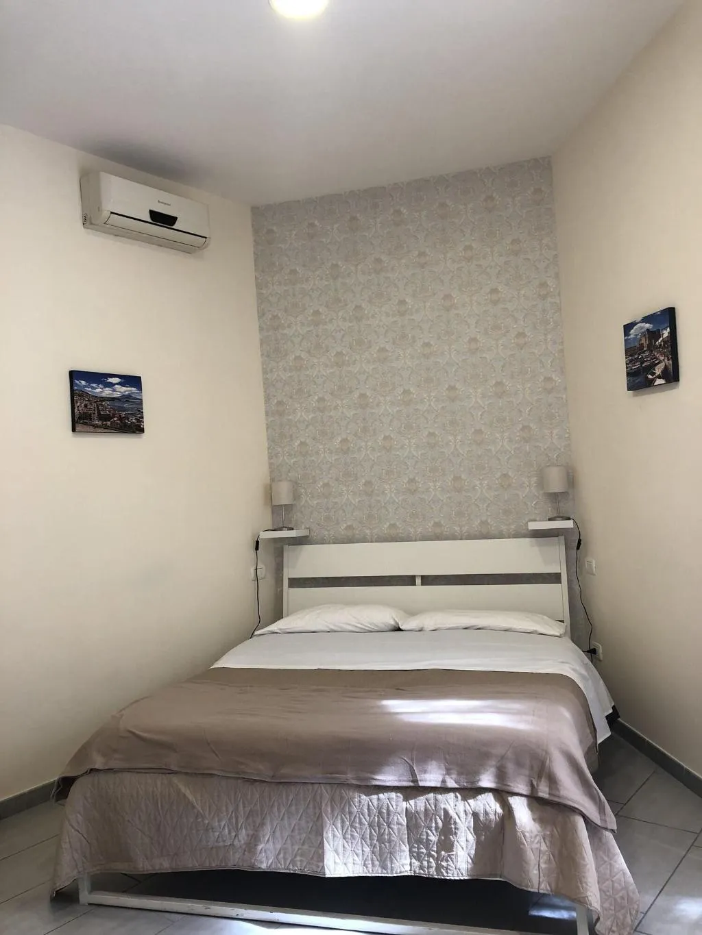 Room, B&B 248, Naples