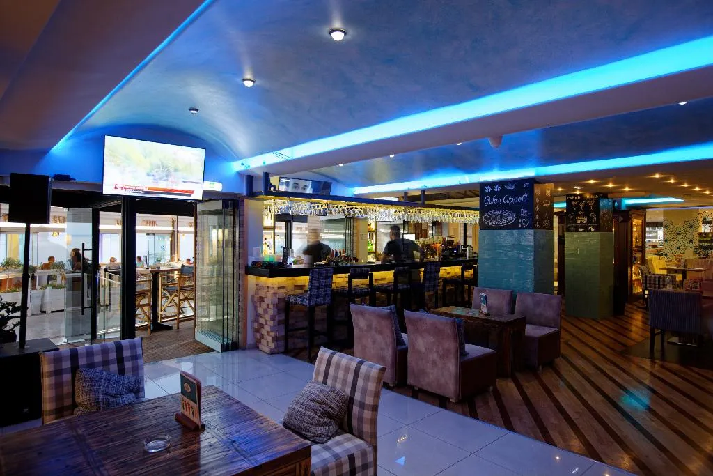 Bar, Palmera Beach Hotel & Spa, Crete