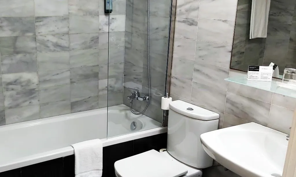 TRIPLE STANDARD Room, Bcn Urbaness Hotels Del COMTE, Barcelona