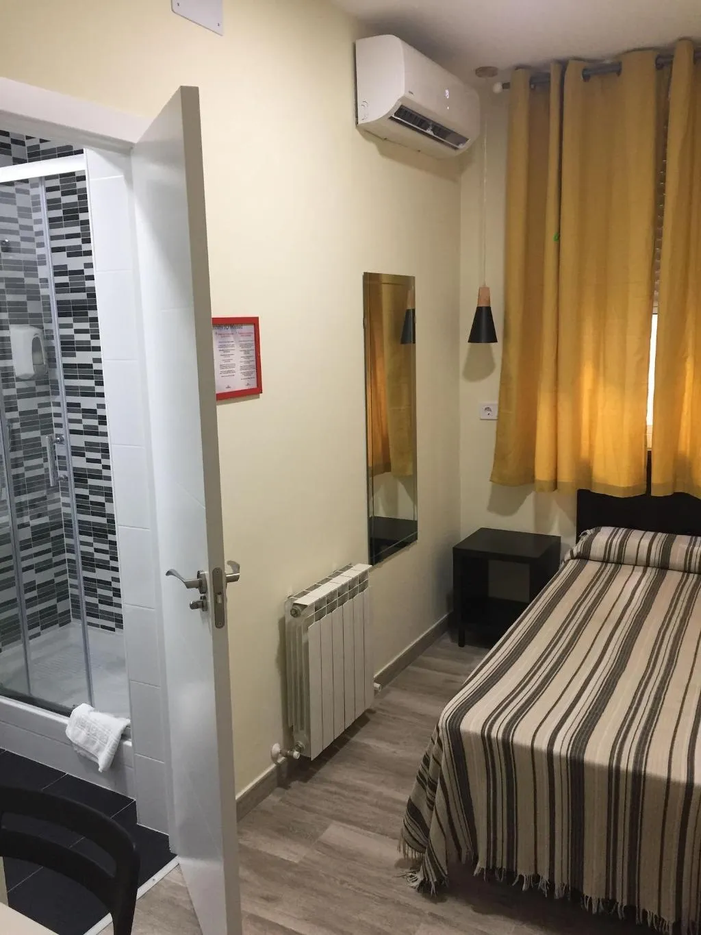 Room, Jqc Rooms, Madrid