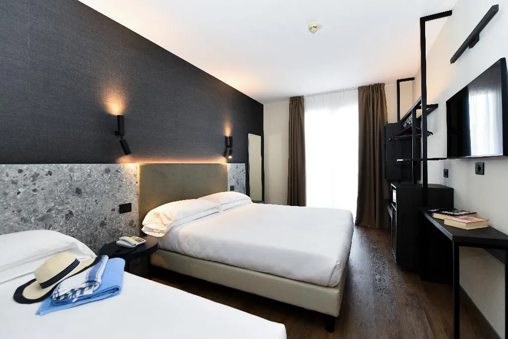 TRIPLE SUPERIOR Room, Eden Hotel, Venice