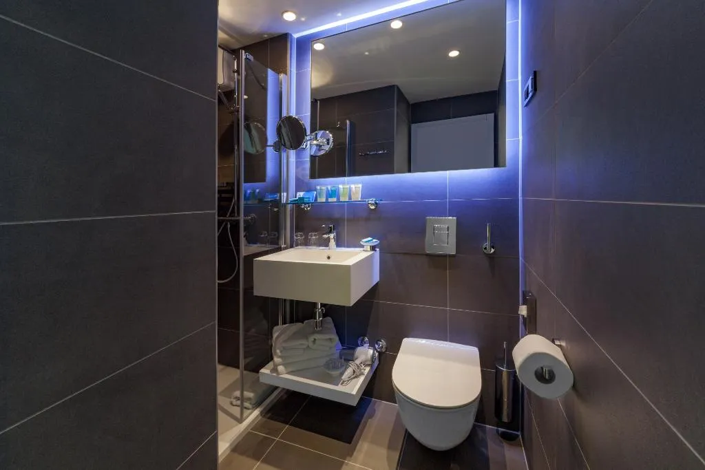 DOUBLE SINGLE USE SIDE SEA VIEW WITH BALCONY Room, Bluesun Mala Berulia, Split