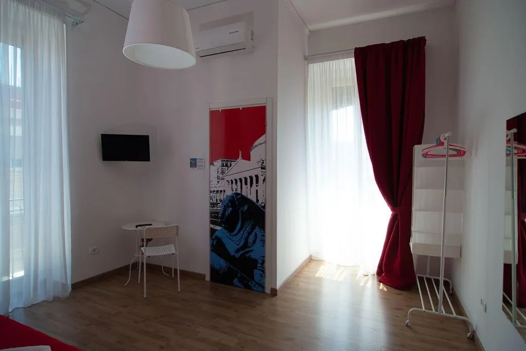 Room, B&B Tarumbò, Naples