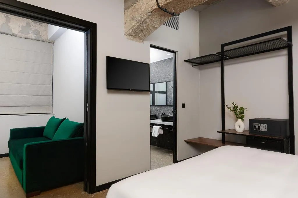 SUITE QUEEN SIZE BED Room, Anise Aluma Athens, Tapestry Collection by Hilton, Athens