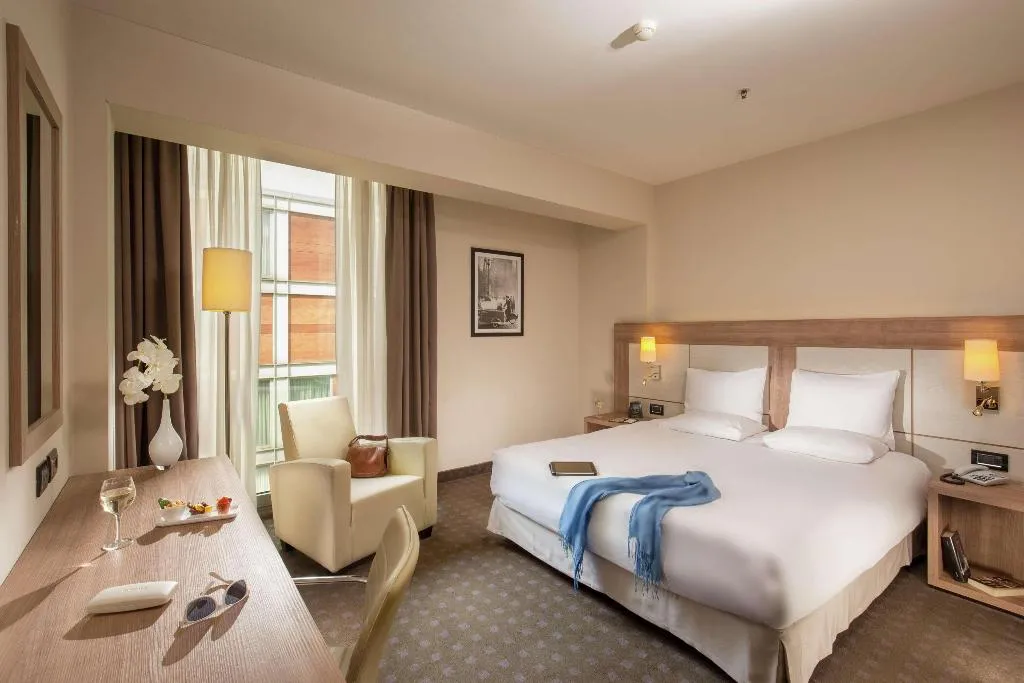 SINGLE STANDARD Room, DoubleTree by Hilton Milan, Milan