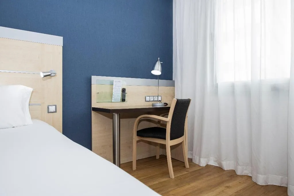 Double or Twin STANDARD Room, Holiday Inn Express Barcelona City 22@, Barcelona