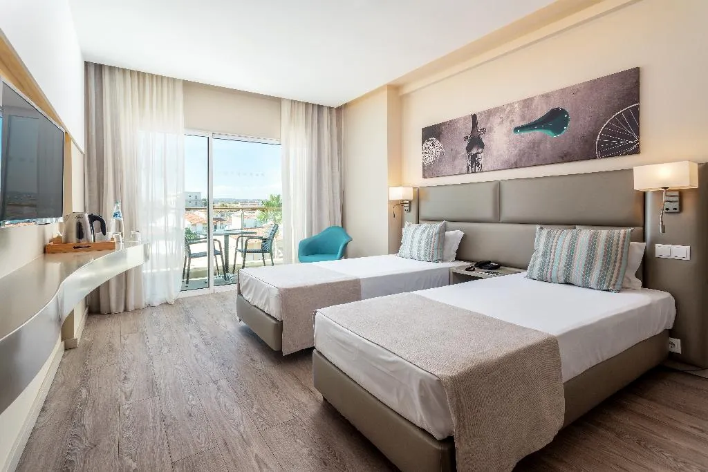 SINGLE POOL VIEW Room, AP Maria Nova Lounge - Adults Friendly, Algarve
