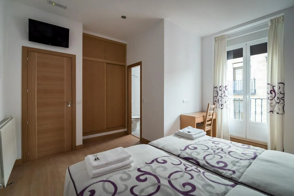 TWIN STANDARD Room, Hostal Carracedo, Madrid