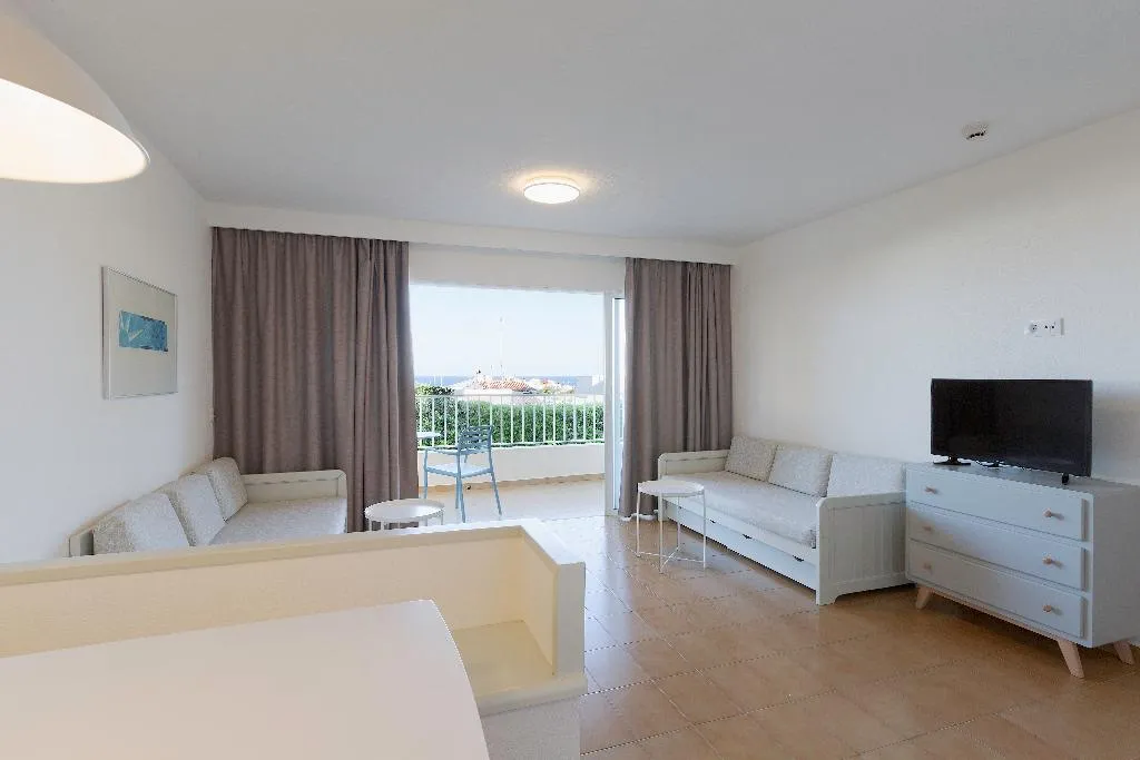Room, AluaSun Mediterráneo, Menorca