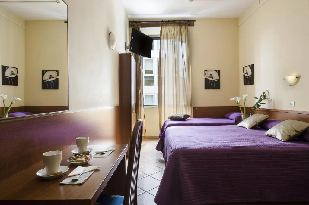 Room, Hotel Cervia, Naples