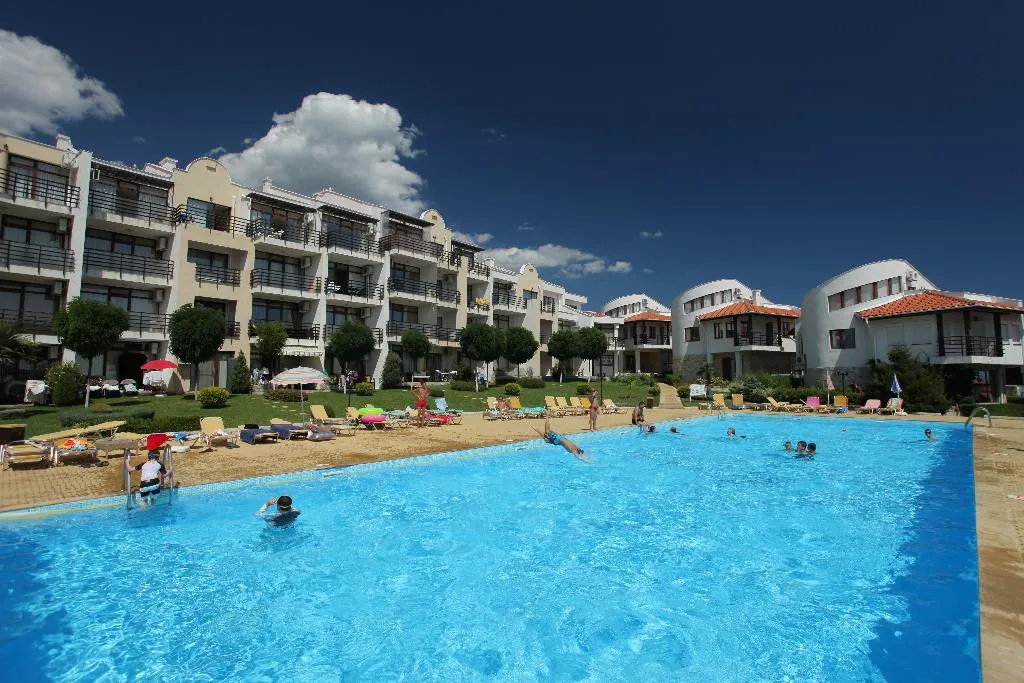 Pool, Diamond Apartcomplex, Bourgas