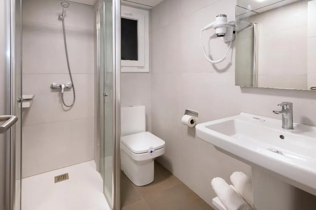 APARTMENT TWO BEDROOMS Room, Rentalmar Blue Beach, Costa Dorada