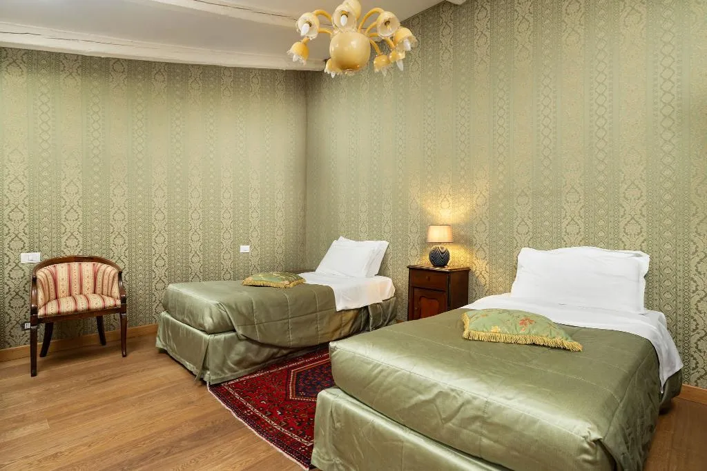 FAMILY ROOM GARDEN VIEW Room, Relais Alberti, Venice