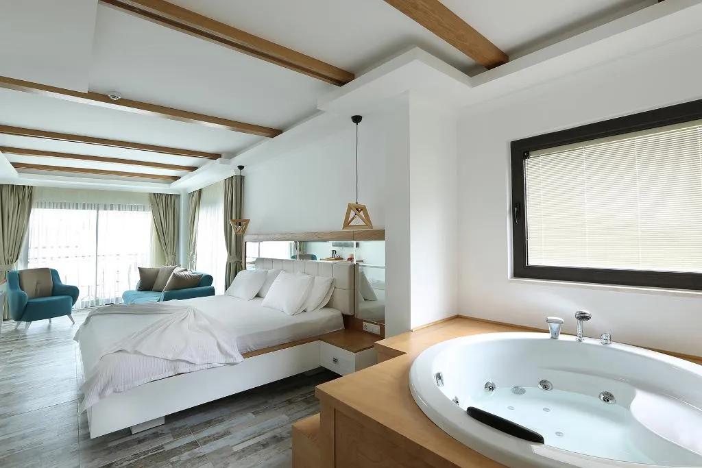 SUITE WITH JACUZZI Room, Payam Hotel, Dalaman
