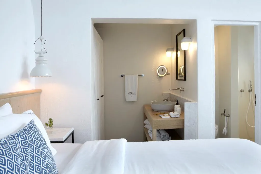 STUDIO CAPACITY 2 Room, Honeymoon Petra Villas, Santorini