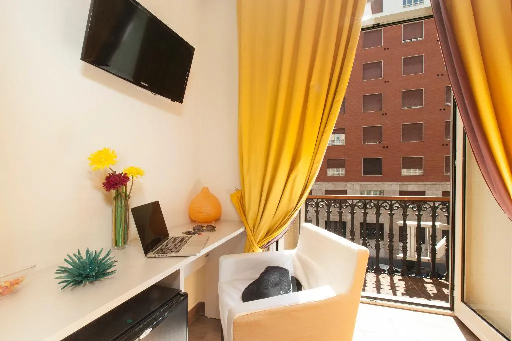DOUBLE DELUXE Room, Suite Dei Catalani, Naples