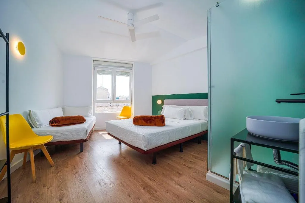 Room, Angelitomad, Madrid