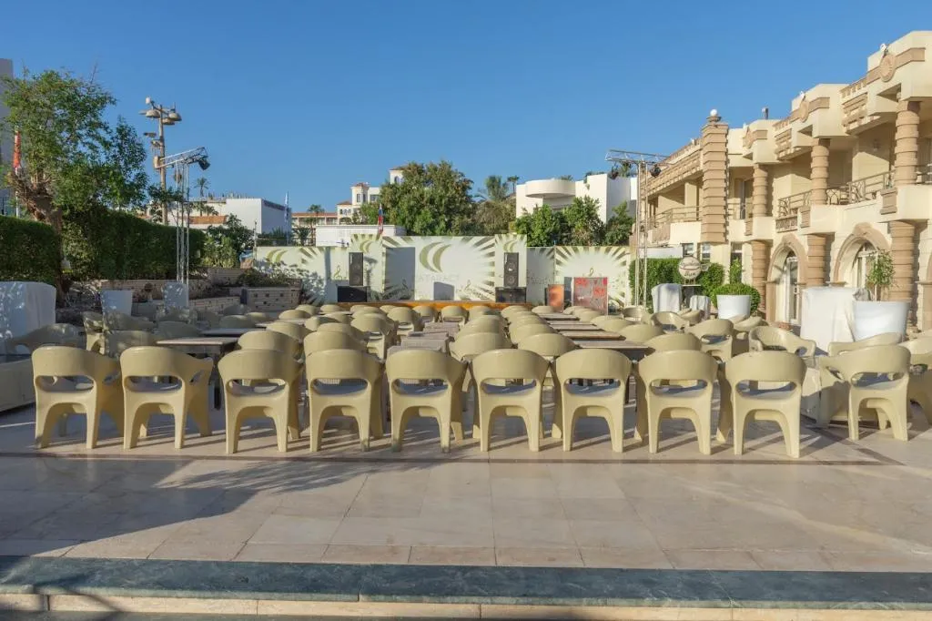 Terrace, Cataract Layalina Hotel, Red Sea Riviera