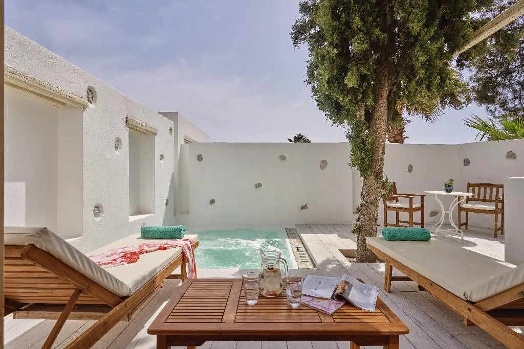 SUITE HONEYMOON Room, Meltemi Village, Santorini