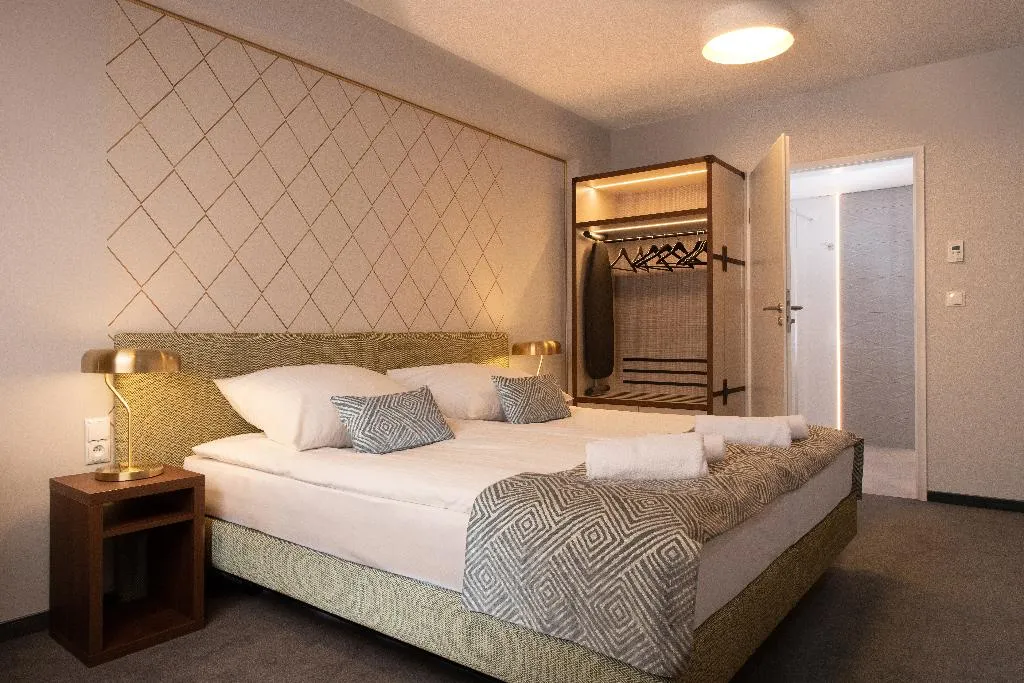 Double or Twin ECONOMY Room, Xerion Hotel, Krakow
