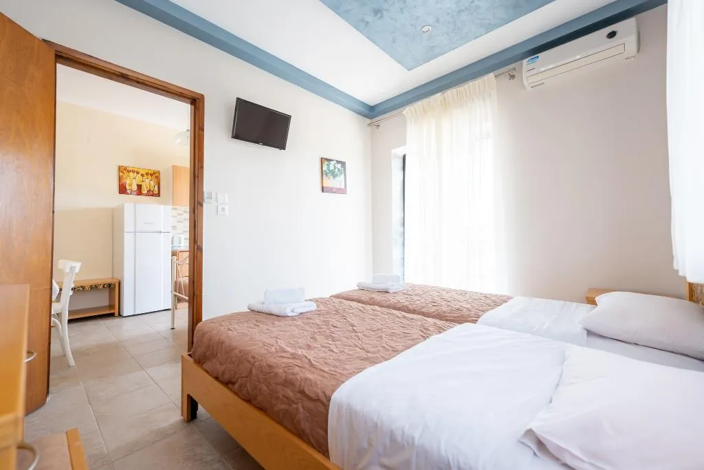 TRIPLE STANDARD Room, Milonas House Apartments, Halkidiki