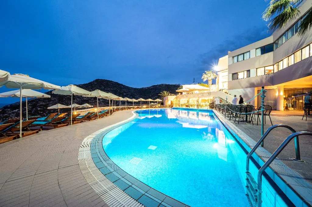 Pool, Athina Palace, Crete