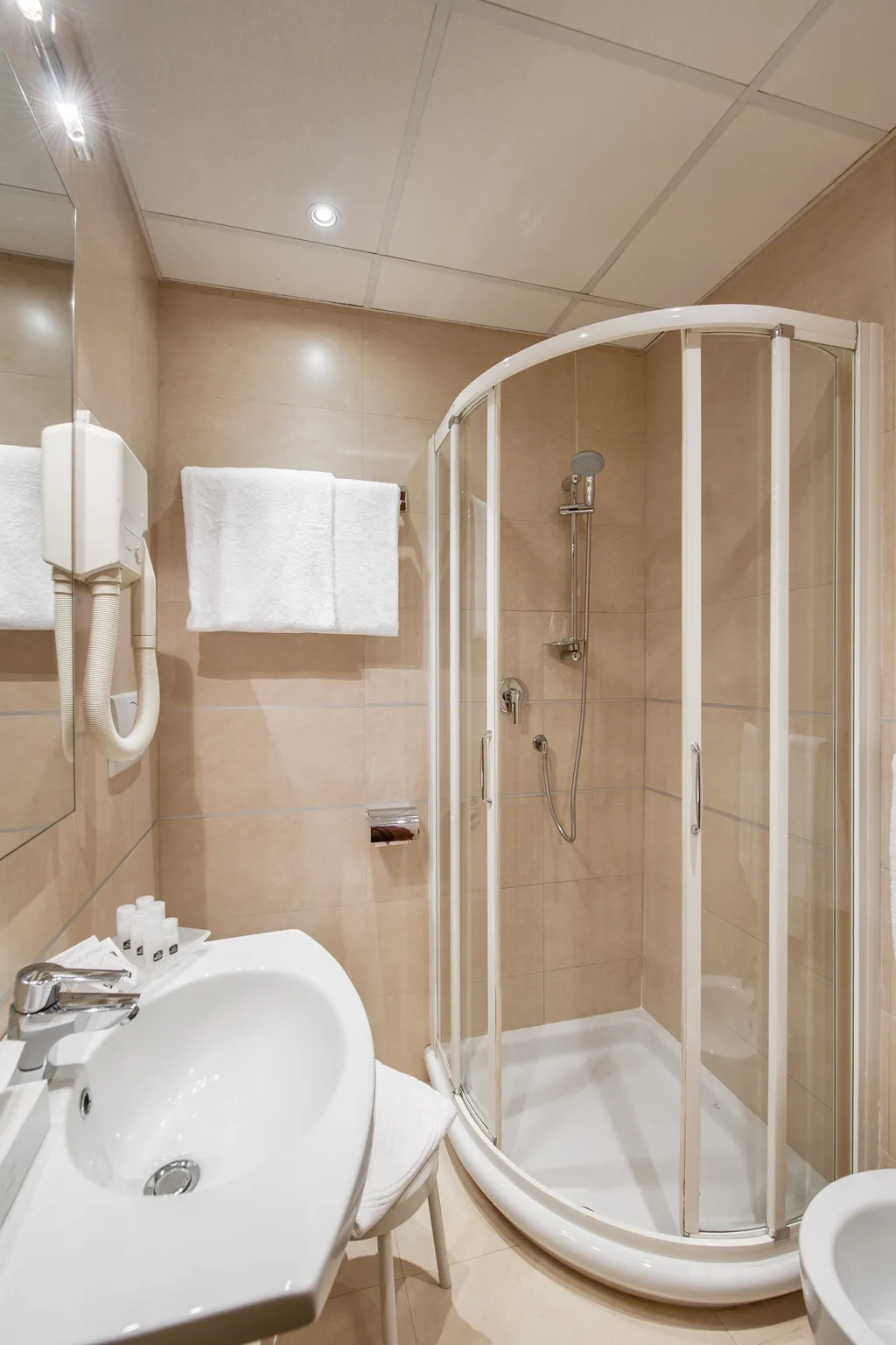 SINGLE CLASSIC Room, Hotel Montecarlo, Venice