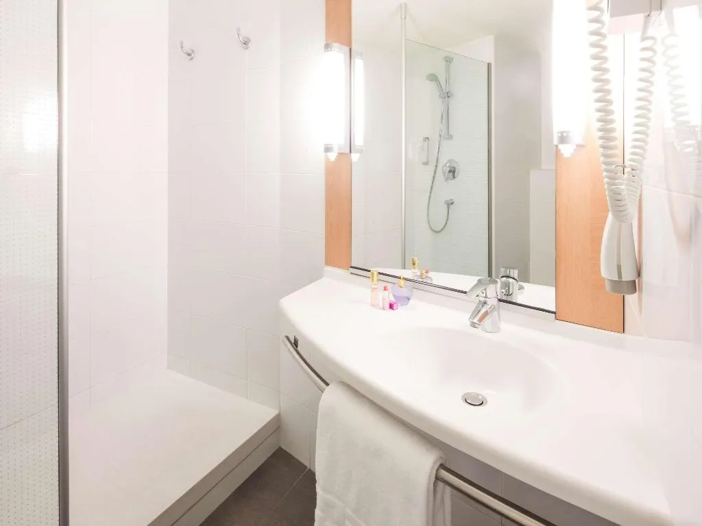 DOUBLE STANDARD Room, ibis Barcelona Santa Coloma, Barcelona